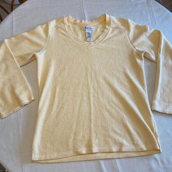 NYL pastel yellow plush neck sweatshirt athletic comfortable casual size M - Picture 1 of 9